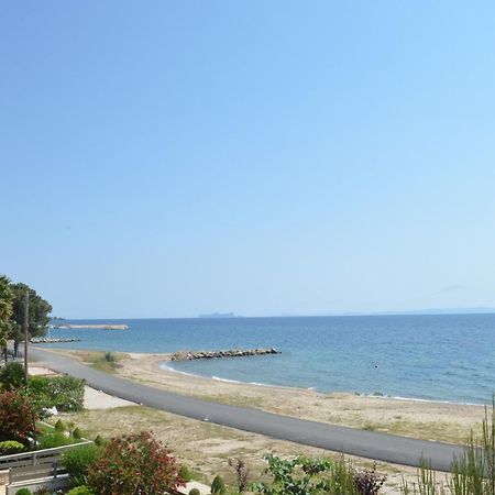 Lemon Beach Front Apartment, Nikiti Екстер'єр фото
