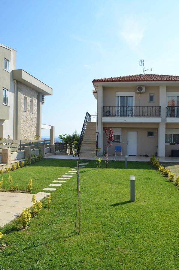 Lemon Beach Front Apartment, Nikiti Екстер'єр фото