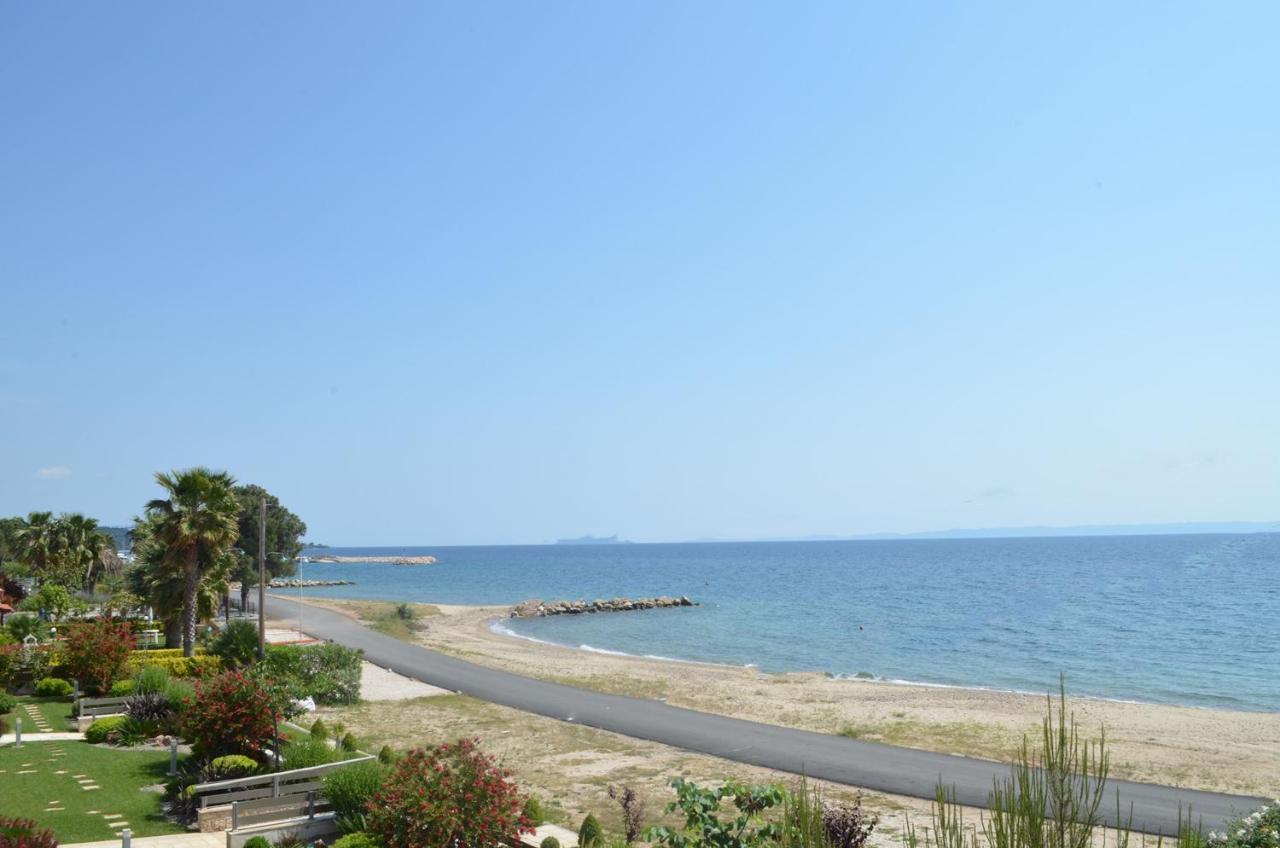 Lemon Beach Front Apartment, Nikiti Екстер'єр фото