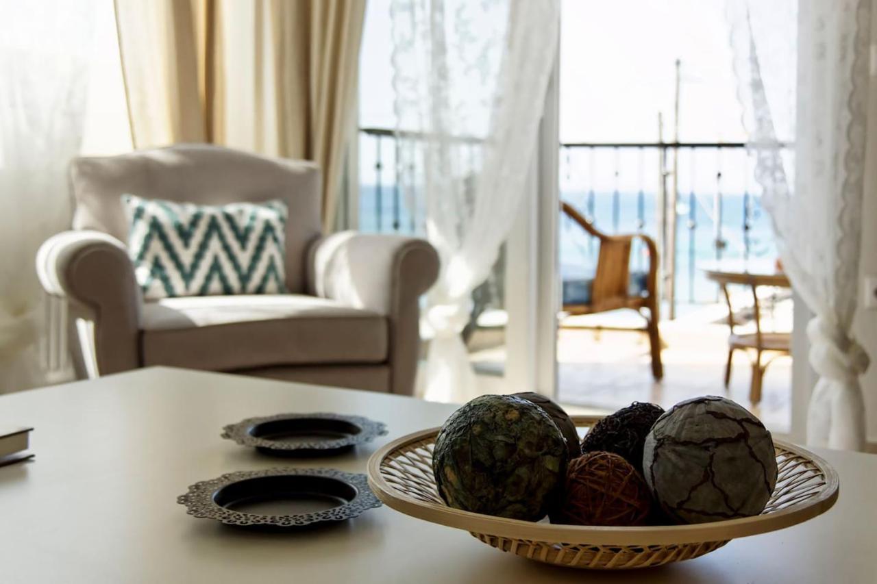Lemon Beach Front Apartment, Nikiti Екстер'єр фото