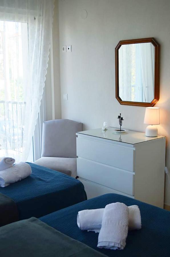 Lemon Beach Front Apartment, Nikiti Екстер'єр фото