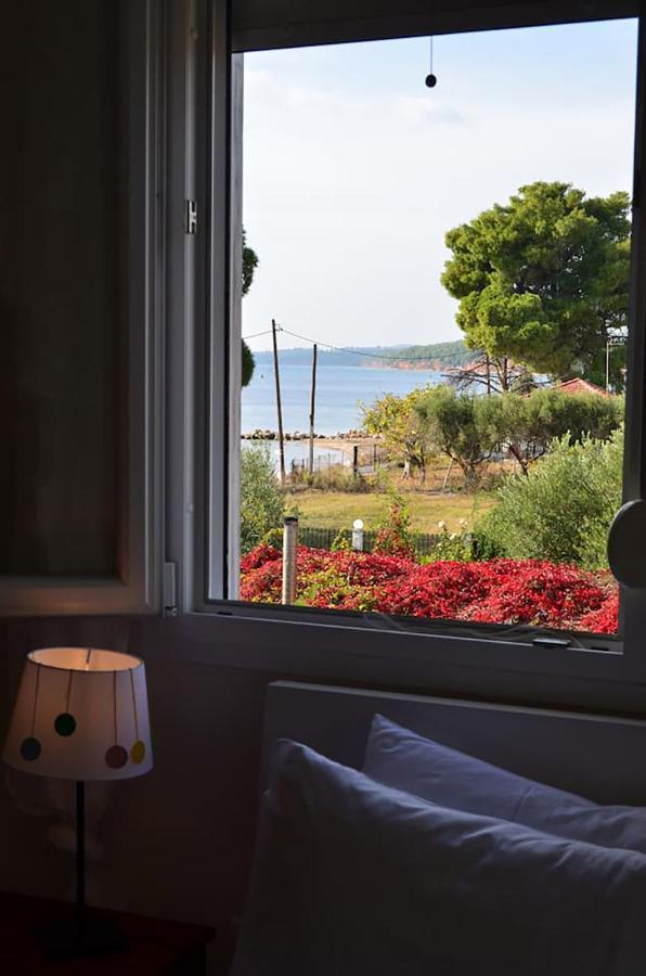 Lemon Beach Front Apartment, Nikiti Екстер'єр фото