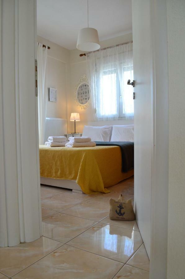 Lemon Beach Front Apartment, Nikiti Екстер'єр фото